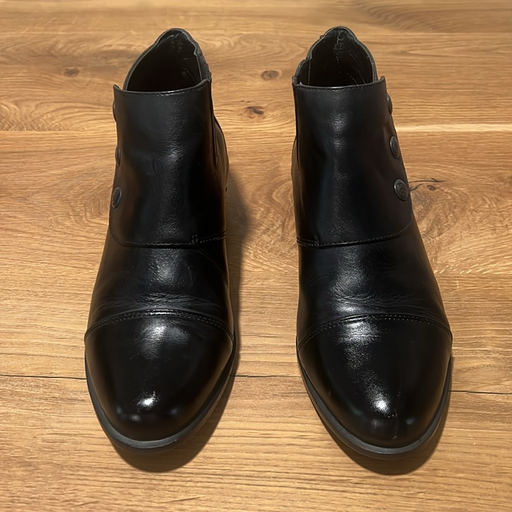 SOLD - Ariat Spat III Black Leather Ankle Boots Snap Closure Size 8.5 - Picture 3 of 12